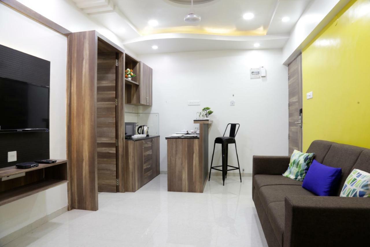 Emerald Vista Luxury Suites Pune Exteriör bild