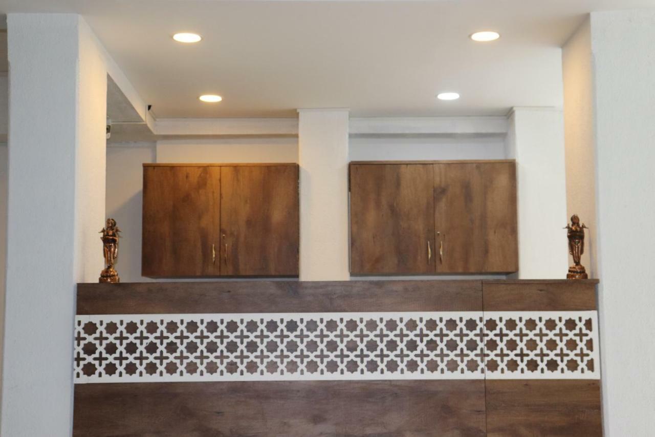 Emerald Vista Luxury Suites Pune Exteriör bild