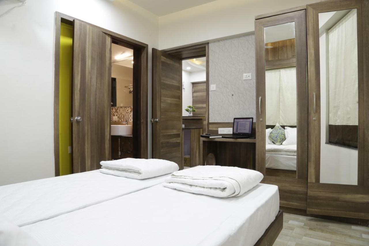 Emerald Vista Luxury Suites Pune Exteriör bild