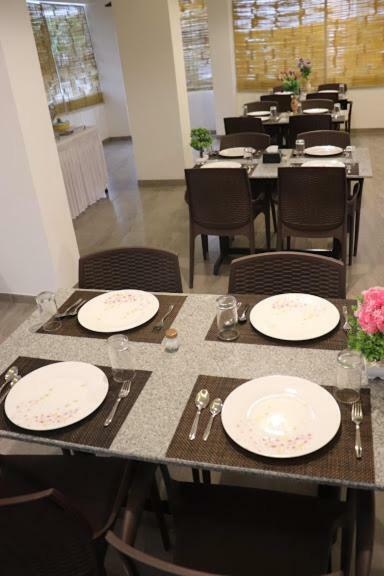 Emerald Vista Luxury Suites Pune Exteriör bild