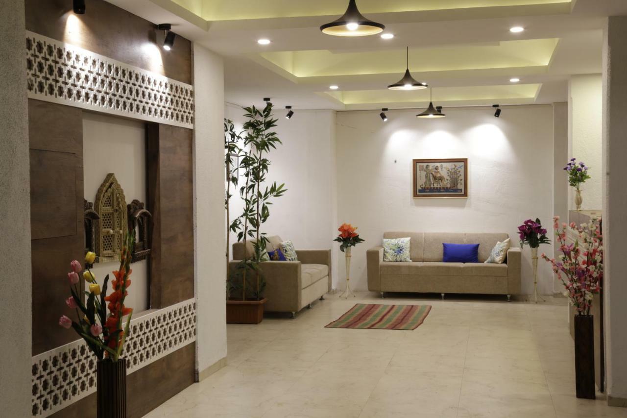 Emerald Vista Luxury Suites Pune Exteriör bild